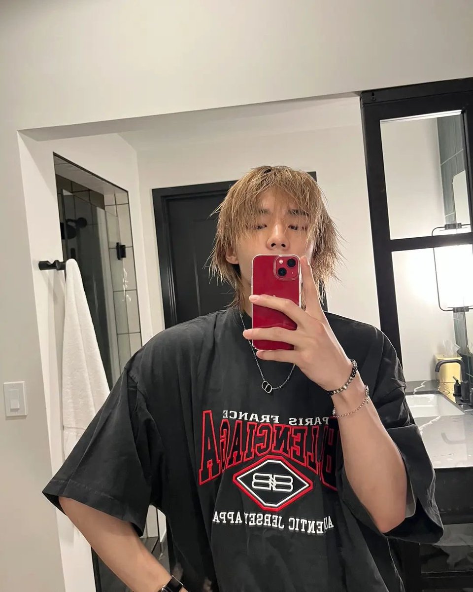 hwngfilter's tweet photo. mi novio se volvio todo un emoboy wow li amoo https://t.co/jCI8Ot1qs6