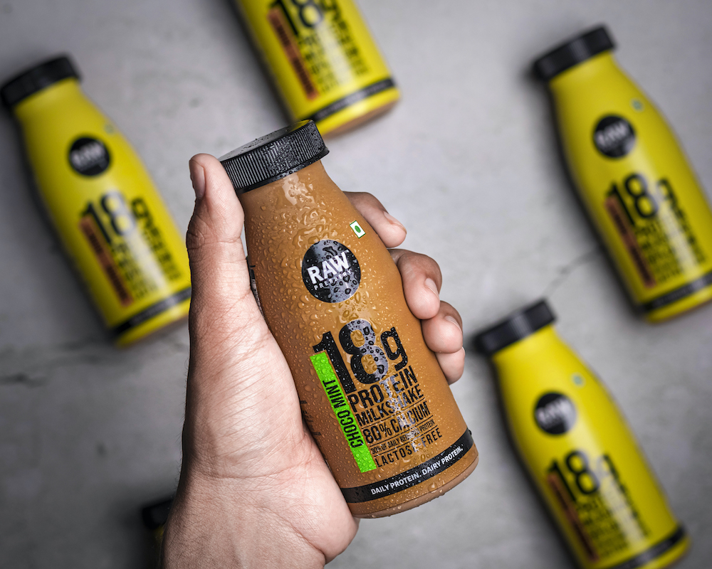 The perfect post-workout pick-me-up! 💪🏻

Also, it's #WorldChocolateDay today, so this post was mandatory. #IYKYK 🍫🥛😉

Get up to 20% Off on our Choco Mint Protein Milkshake. Visit bit.ly/3P73AW3 to order.

#chocolate #mint #milkshake #proteinshake #rawpressery