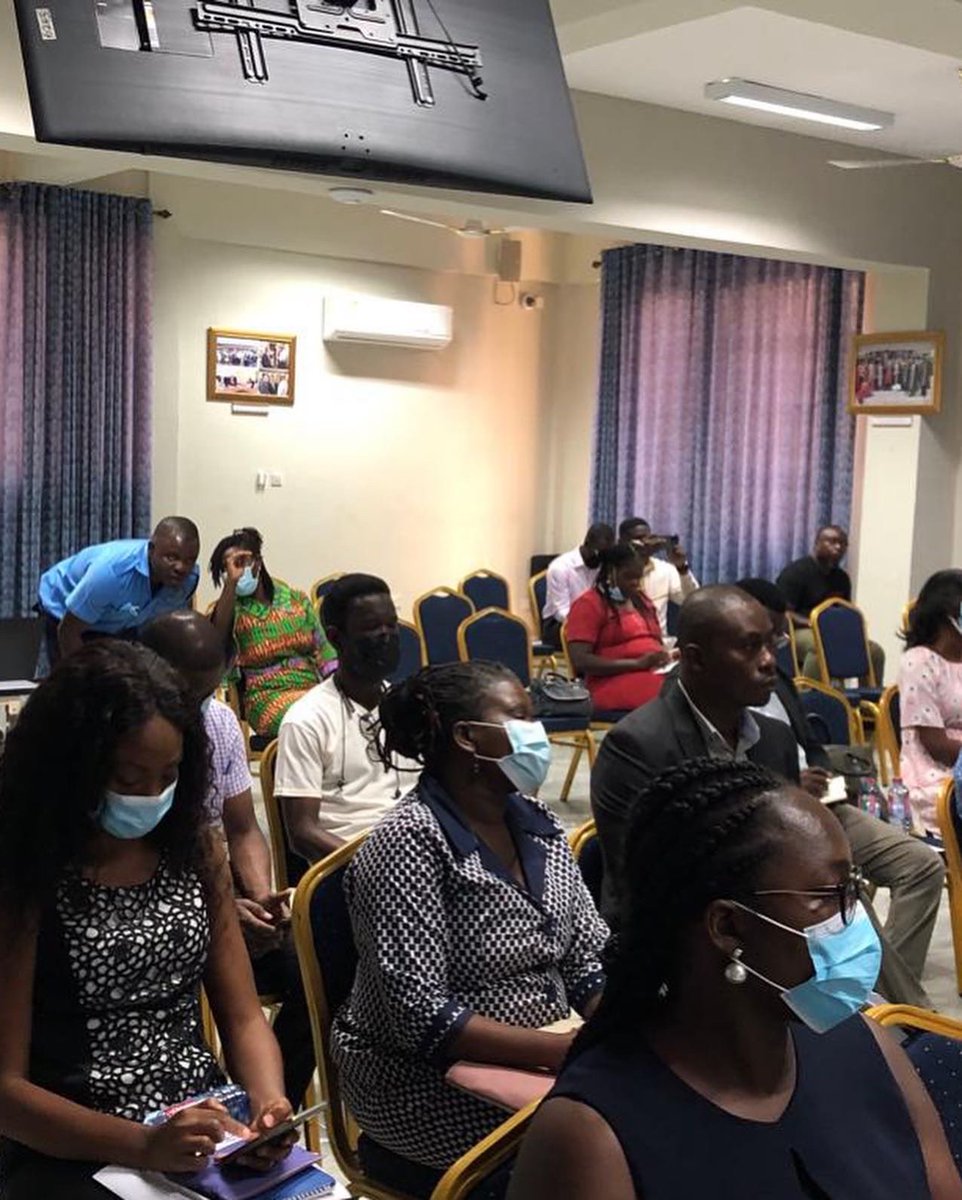 Gacheampong's tweet photo. Yesterday, I had the privilege of facilitating a stakeholder forum to discuss an appropriate entrepreneurship program for physical and mathematical science students of the University of Ghana 🇬🇭. https://t.co/rR7N08Z0JU