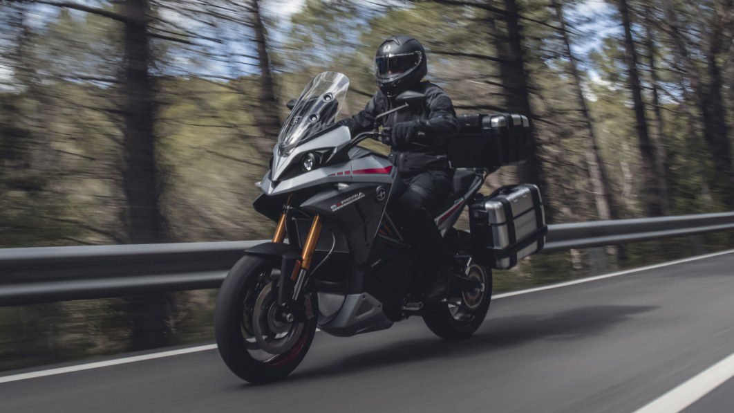 LiviaCevolini's tweet photo. Summer is finally here! 

There has never been a better time to plan your next adventure with our new Energica Experia. 

#MyElectric #Experia #Energica https://t.co/amUvJd3B7k