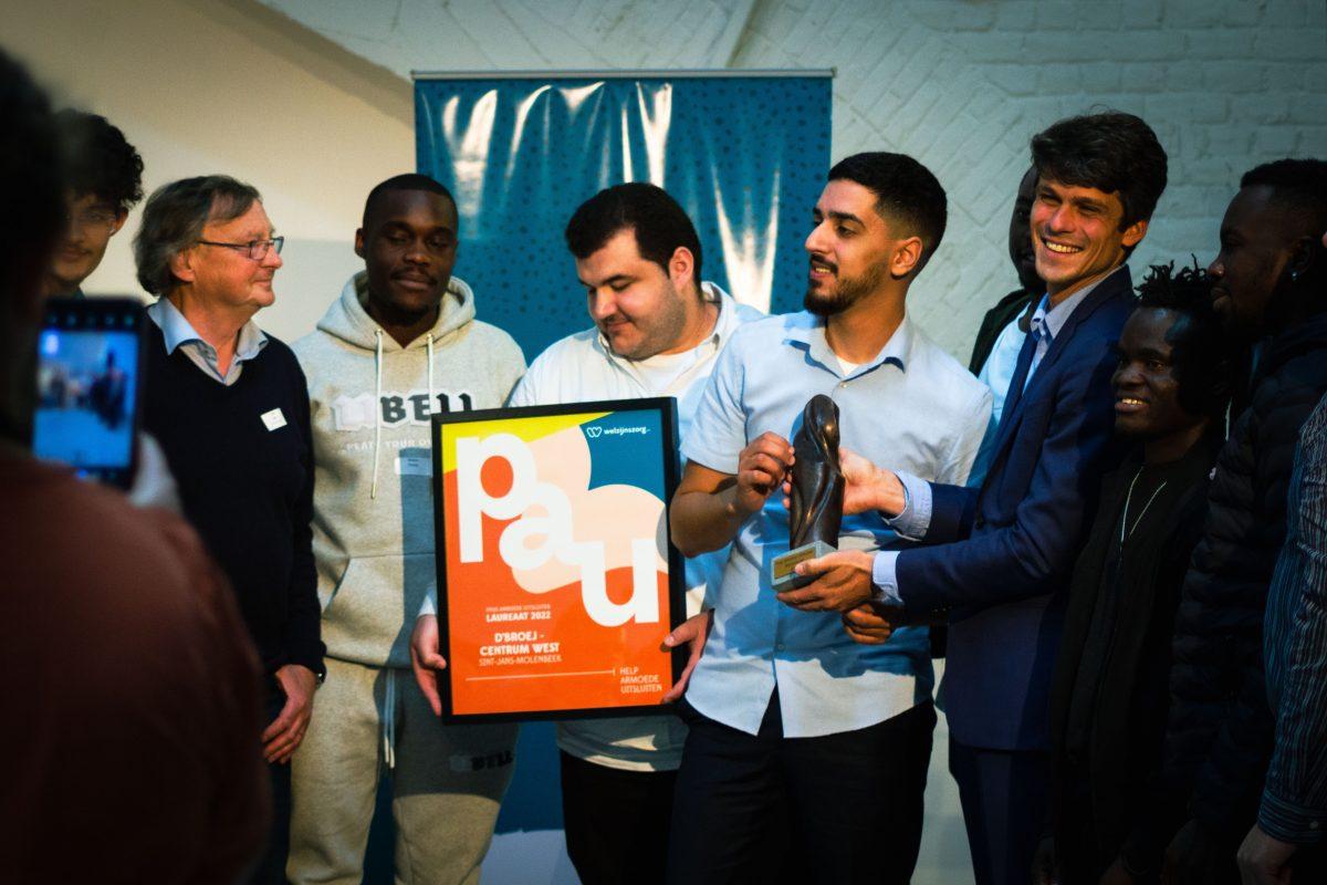 Sociustweets's tweet photo. D'Broej Centrum West won enkele weken geleden de Prijs Armoede Uitsluiten van @Welzijnszorg ➡️ https://t.co/e09j7rOOjN #proficiat #rechtopvrijetijd https://t.co/0jqP0n2V2s