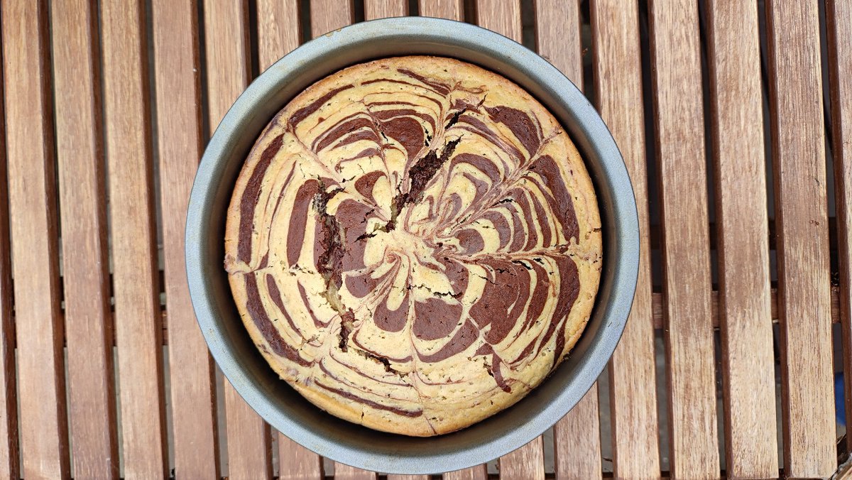 thecheekypea's tweet photo. It's Zebra time🦓🍰
Vegan zebra chocolate & vanilla cake 👌
Yum 😋
#vegan #sweet #choc #chocolate #cakes #vegandessert #londonvegan #sweettable #homecooking #kingstonuponthames #lunch #vegansofldn @inkingstonuk @kingstonpound @happycow @vegansofldnon https://t.co/RJDTIBcPxw