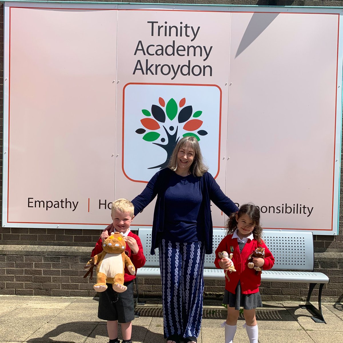 Thank you so much to @TraceyHamer3 for donating Gruffalo resources to support our EYFS transition sessions… ☺️

We loved showing you around our amazing academy, especially the visit to your first classroom 👩🏼‍🏫