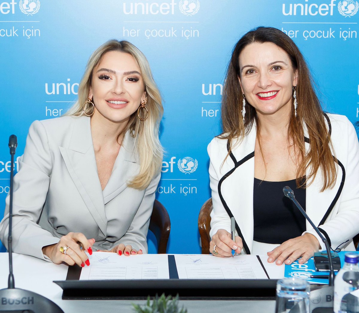 unicefturk's tweet photo. Wecome @Hadise, our newest Child Rights Advocate! 💙✨

Hadise will support @unicefturk for one year in raising awareness around issues affecting children, including #childlabour and violence against children. https://t.co/e0VJyRadMP https://t.co/sDYZyor6uE