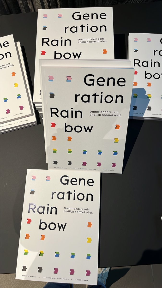 EdelmanGER's tweet photo. Zum heutigen #PrideDayGermany findet das #GenerationRainbow Launch-Event statt! Dazu gab es eine Paneldiskussion mit Speaker:innen aus Unternehmen, Politk &amp; Medien &amp; die Vorstellung des Buches „Generation Rainbow. Damit anders sein endlich normal wird“, zusammen mit @proutatwork. https://t.co/hGO53spPxp