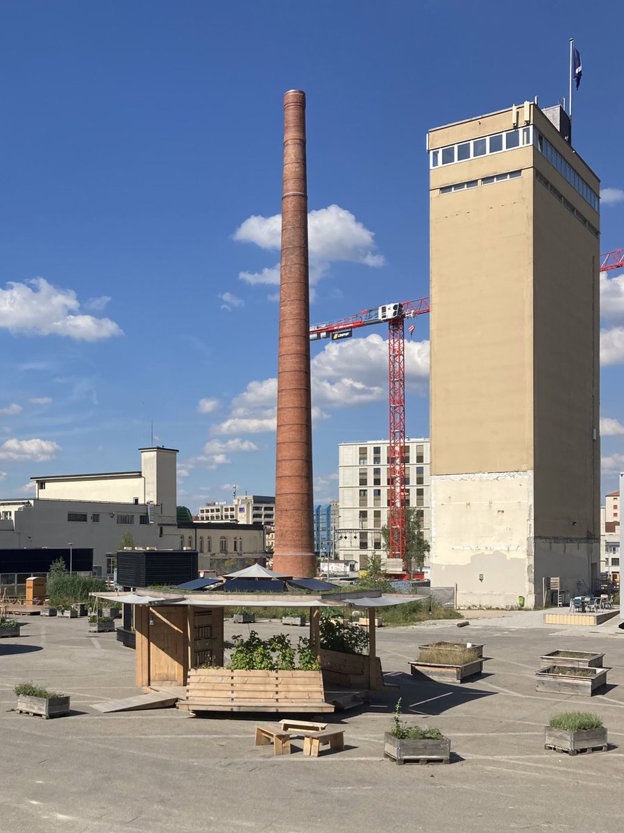 smartlivinglab's tweet image. URBAN HEAT ISLAND #UHI | Too hot? Good news: the Climate Pavilion DEMO-MI2 built by #HEIAFR is back to the #SmartLivingLab to improve the urban #microclimate in the Summer. smartlivinglab.ch/en/demo-mi2-re…
