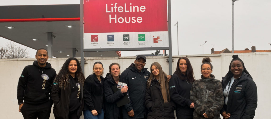 lcpuk's tweet photo. Our team are inviting the community for #ArtinthePark  as a part of our #creativity not #crime workshops.    #Safespace
July: Mondays 3-5pm #Hainault Manford Way Basketball Court 
Tuesdays 3-5pm #HaroldHill Central Park. See you there, Ani &amp; Kerry, Community Development Workers. https://t.co/iRTWFUkLdv