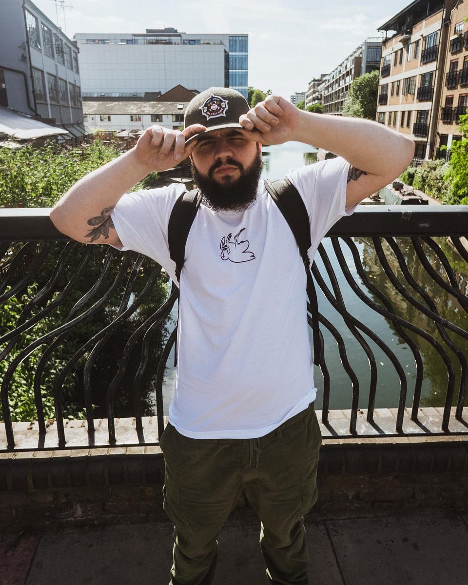 LunarCFT's tweet image. Tee designed by me out now on boisht.co.uk @BOISHT