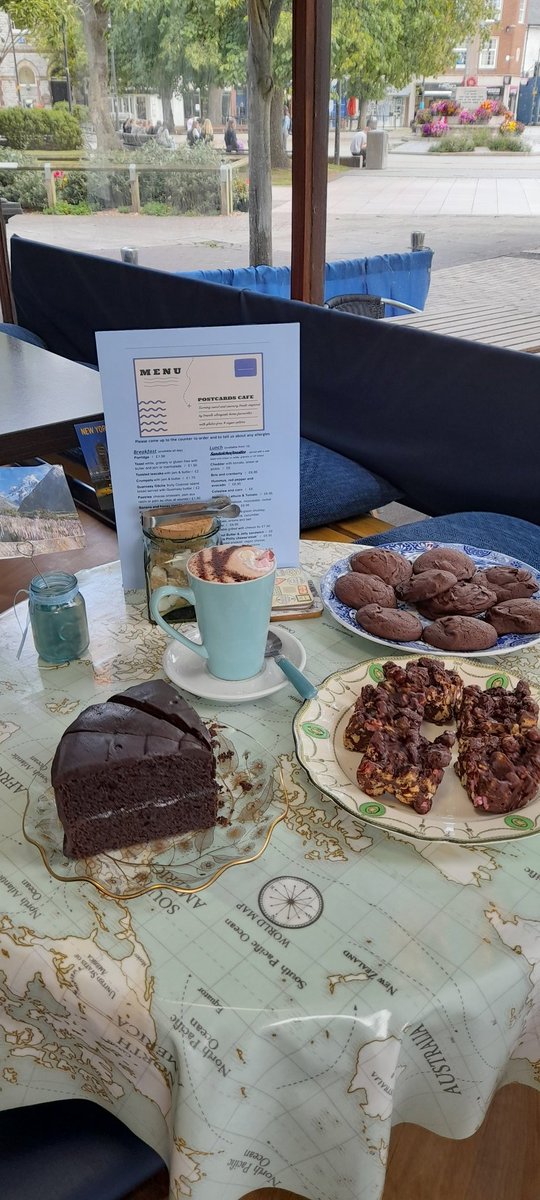 PostcardsCafe's tweet image. Come celebrate #WorldChocolateDay 🍫 down on The Strand in #Exmouth with chocolate shakes, hot chocolate, chocolate cake, chocolate brookies and Rocky Road #ChocolateDay2022
