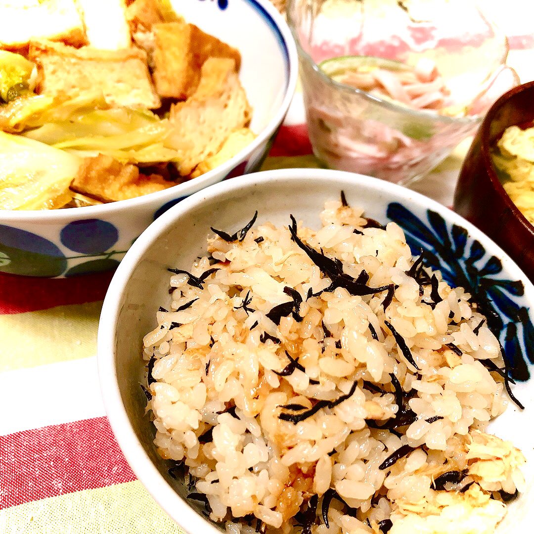 茶色い食卓 