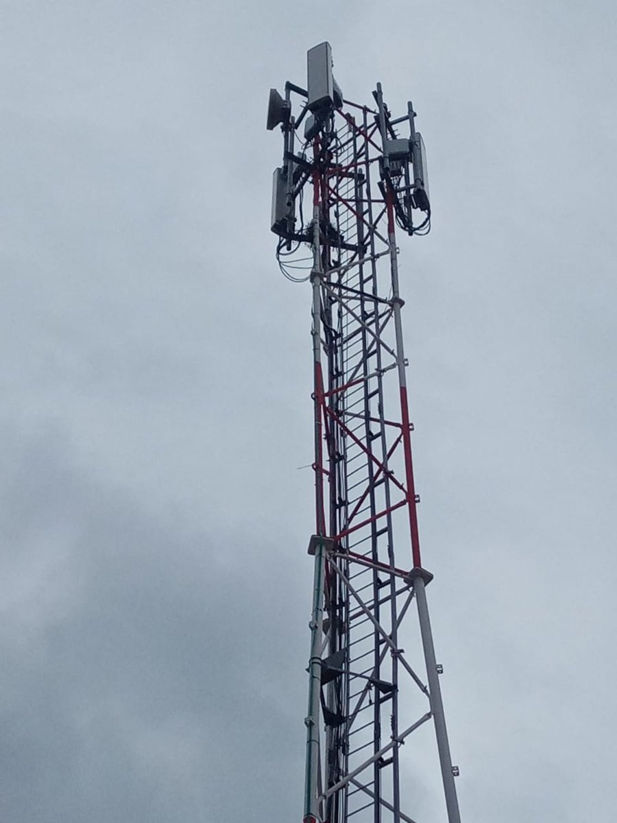thomas_katiku's tweet photo. Dear @SafaricomPLC, this mast is located at St. Francis Muselele, Joska. The area is facing a security challenge. Robbers are attacking people at night &amp; there are many theft cases reported. Can you install security lights as part of your CSR? The gesture wil b much appreciated🙏 https://t.co/3nH0bHW8aw