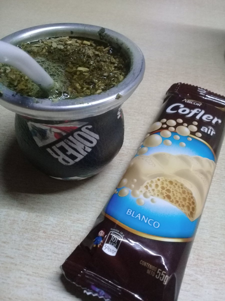 Quien dijo que es temprano para clavarme un chocolate 😎😂🤔