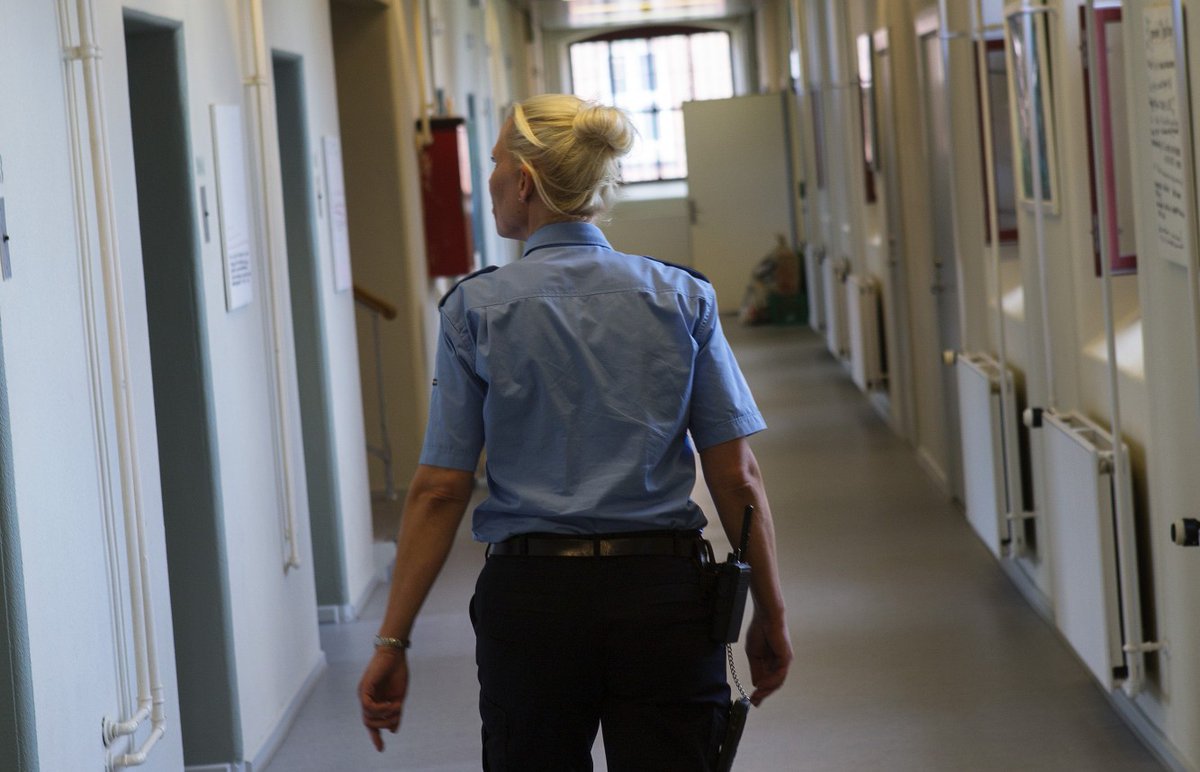 Styrelsen for Patientsikkerhed (@stps_dk) on Twitter photo Fængsler og arresthuse har forbedret patientsikkerheden markant siden 2019, hvor tilsyn viste store problemer med patientsikkerheden. Stor ros til <a href="/Kriminalforsorg/">Kriminalforsorgen</a>, der har gjort et stort arbejde for at skabe patientsikre rammer i fængsler og arresthuse. stps.dk/da/nyheder/202… Fængsler og arresthuse har forbedret patientsikkerheden markant siden 2019, hvor tilsyn viste store problemer med patientsikkerheden. Stor ros til <a href="/Kriminalforsorg/">Kriminalforsorgen</a>, der har gjort et stort arbejde for at skabe patientsikre rammer i fængsler og arresthuse. stps.dk/da/nyheder/202…