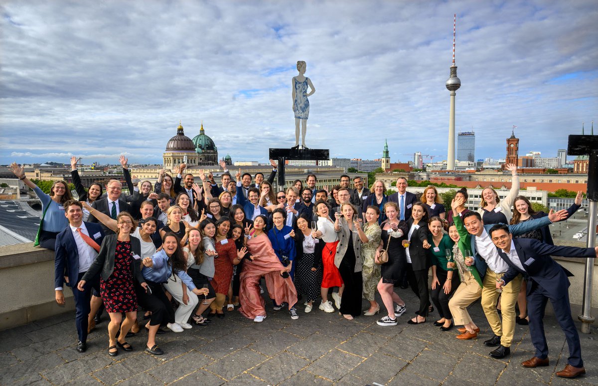 Truly encouraging to meet our 50 #ChancellorFellow leaders of tomorrow @AA_Kultur @AvHStiftung - setting an inspiring example that it is possible to build #bridges across manifold divides even in very difficult times. 🙏 #BuKa Foto: David Ausserhofer
