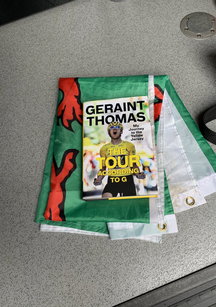 Bloodrider's tweet photo. Packing the campervan ready for the Alps 🚌⛰🚴🏴󠁧󠁢󠁷󠁬󠁳󠁿 @GeraintThomas86 @LukeRowe1990 @LeTour #TourDeFrance2022 https://t.co/E74HHpGmpP