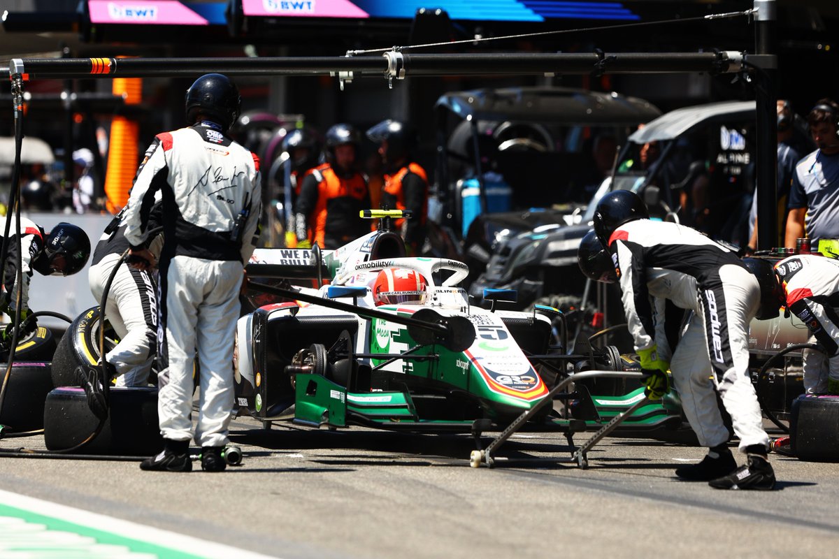 maaxllinho's tweet photo. 🚨 #CamposRacing confirmed that Roberto #Merhi will replace their full-time driver Ralph #Boschung for "the upcoming events" in #F2.
The 24-year-old Boschung suffers from a neck injury since the early rounds and wants to take time off for it to heal properly.
#Formula2 #Campos https://t.co/XALYNld4qc