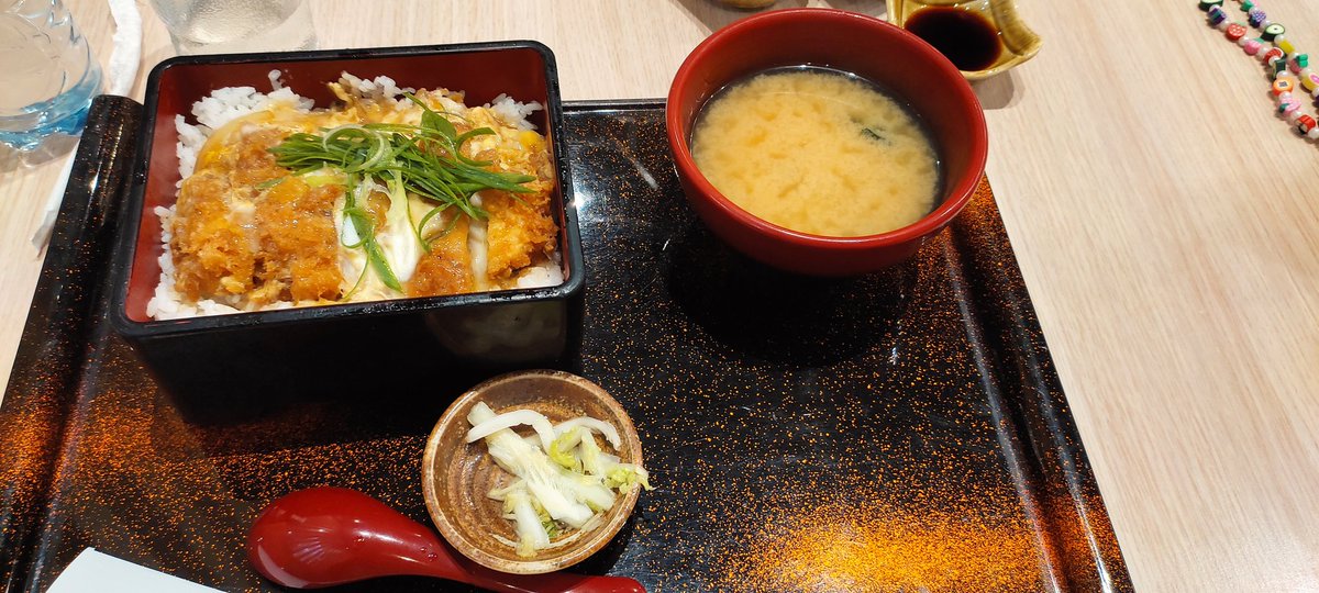 So ito na nga food ko hayyss salamat. 

RURU MADRID
#LolongDaks
WE LOVE DAKS