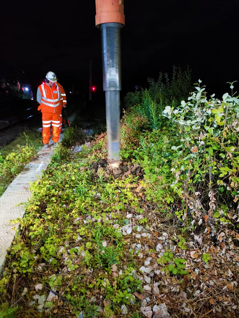 🚧 Piling progress at TRU

👷👷‍♀️ #TeamLundy recently undertook some mid-week piling works as part of the TRU West W1 project, using a TAD Drill to auger out a refused pile to once augered a CHS pile was installed to design depth.

👏 Great work team, keep it up!