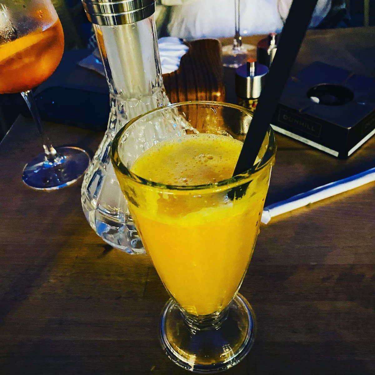 FindATable_ro's tweet photo. #coolingdown on #summernights with a glass of #orangejuice 🍊 https://t.co/DFDNNroTFb