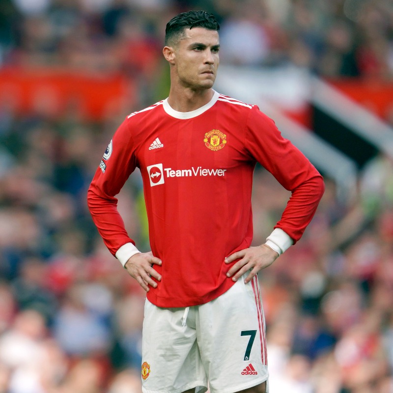SkySportsNews's tweet photo. Manchester United are willing to listen to offers for Cristiano Ronaldo this summer  👀⬇