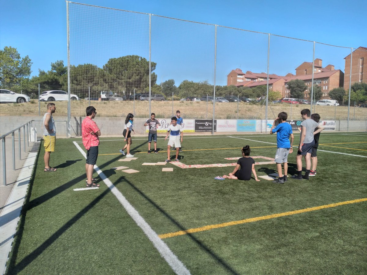 El primer: ➕Més de 100 infants i joves han participat a la jornada d'esport inclusiu d'avui a la <a href="/planadeuroureda/">UE Planadeu Roureda</a>. Ha sigut tot un èxit❗

🤝Hem pogut relacionar-nos entre nosaltres i gaudir plegats de les activitats que han organitzat les entitats del #Nord❗

#Fembarri