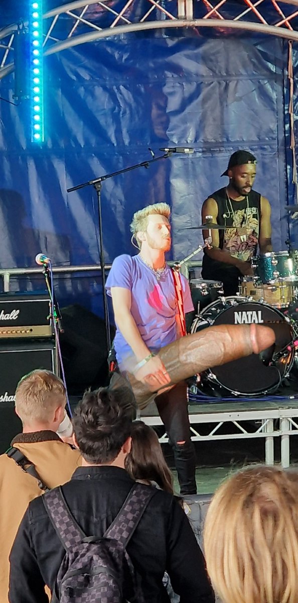 46Sargy's tweet photo. @yeswearepeaks action shot from 2000trees great show guys https://t.co/rx5E74ZGdJ