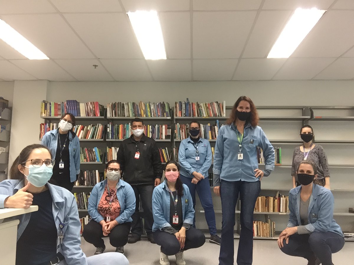 BibliotecaPUCRS's tweet image. Hoje o #Tbt é com a Equipe do STI no retorno das atividades presenciais, após 6 meses de isolamento social, durante a pandemia de COVID-19. #bibliotecapucrs #pucrslibrary #pucrs