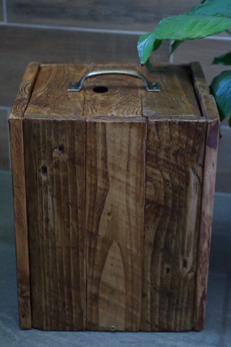 Original4UU's tweet photo. Wooden rustic trash bin /Farmhouse Style waste bin https://t.co/E9tBpQej1H via @Etsy #woodenbin #rusticbin #woodentrashcan #trashcan #cottagestyle #farmhouse #holidayaccomodation #bin #handmadebin #homeoffice #bathroombin #rusticbathroom https://t.co/DSoggOI8bS