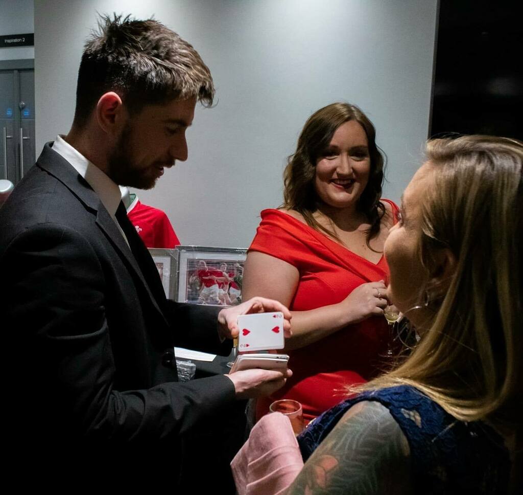 Always ask to shuffle!!! #awardsmagic #veteransawards #magician bryangunton.co.uk.