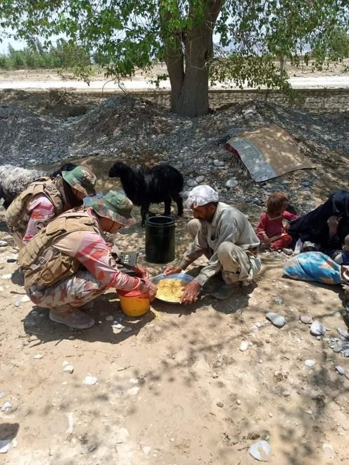 irfanashraf36's tweet photo. Pakistan Army is on Rescue/Relief in flood effected areas in Balochistan.  I'm witness that Pakistan 🇵🇰Army played vital role to uplift Balochistan. They reconnect Balochistan with their traditions /Culture .infact it was dying due to @BBugti &amp; other terrorist.  
#floods2022 https://t.co/bbdYmjFzlR