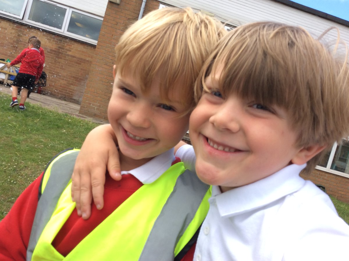 MonktonParkPlay's tweet photo. At Monkton Park we have laughter and smiles everywhere you look! @OPAL_CIC @MonktonParkSch #opalschools https://t.co/uhFo1ybzcZ