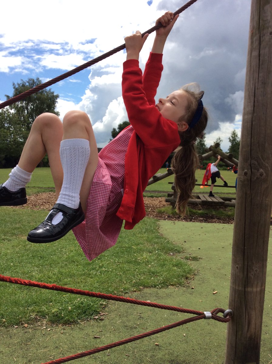 MonktonParkPlay's tweet photo. Just hangin' around! @OPAL_CIC @MonktonParkSch #opalschools https://t.co/dVUzz5asAf
