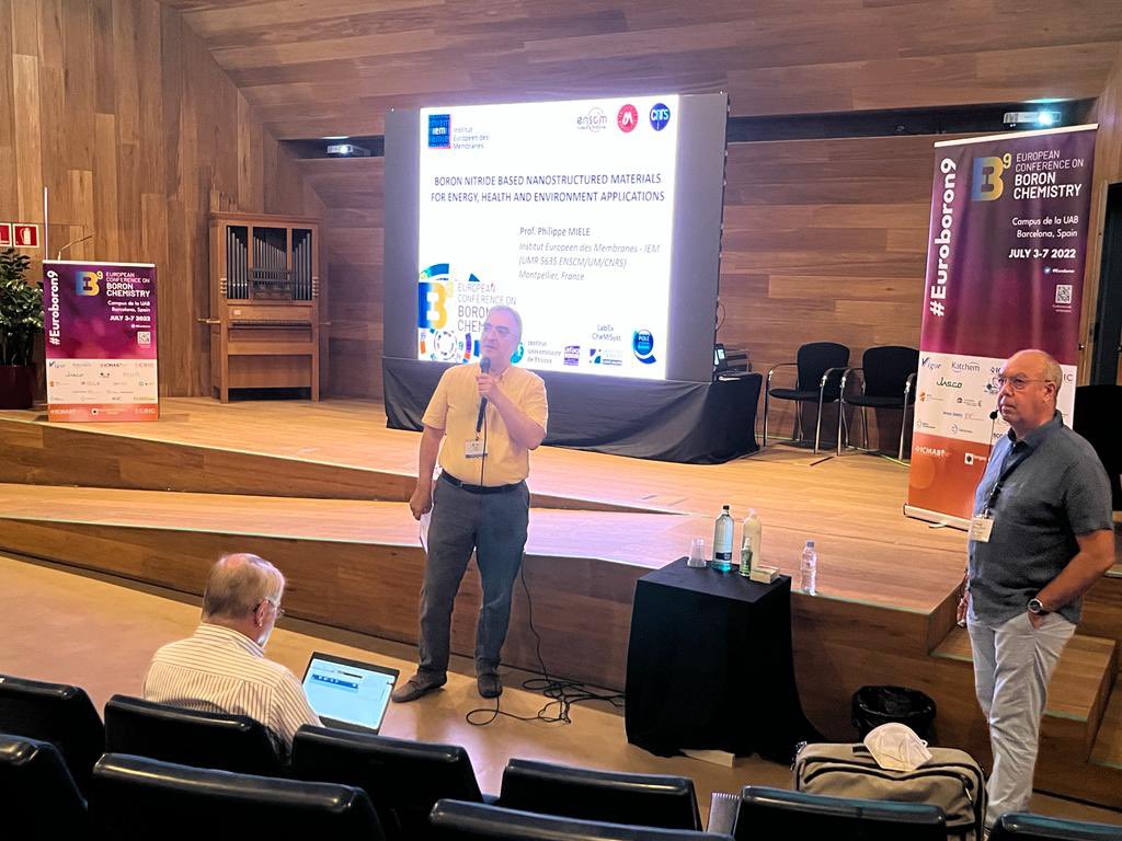 Euroboron9's tweet photo. 🗣 Session 10 inaugurated with Prof. Philippe Miele key note lecture driving the audience through his fantastic work on Boron Nitride materials for Energy, Health and Environmental Applications at #Euroboron2022 #Euroboron9

@IcmabCSIC @UABcampus @grupric #Boronchemistry https://t.co/sgxPpODwwb