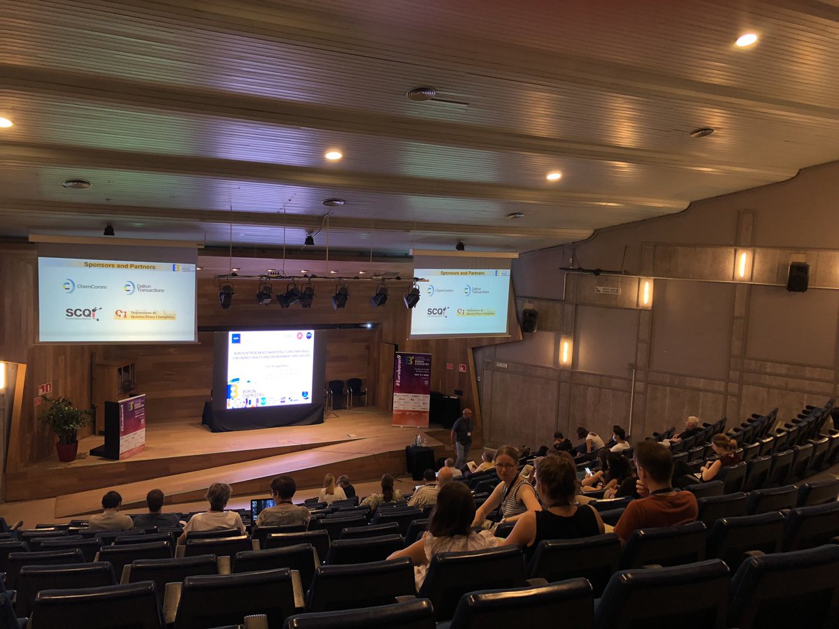 Euroboron9's tweet photo. 🗣 Session 10 inaugurated with Prof. Philippe Miele key note lecture driving the audience through his fantastic work on Boron Nitride materials for Energy, Health and Environmental Applications at #Euroboron2022 #Euroboron9

@IcmabCSIC @UABcampus @grupric #Boronchemistry https://t.co/sgxPpODwwb