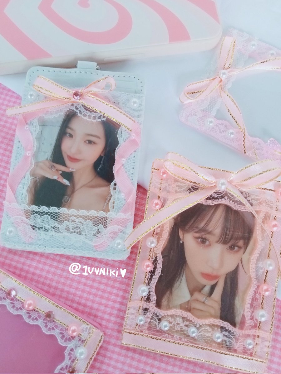 1uvniki's tweet photo. 🩰 — wts lfb ph 7.7 premades 

 ⸝⸝ lace ribbon toploaders &amp; pc holders
( 110 ea , 90 if taking 2 or more )

𓂂 𓏸 sco / flash exp mod 

🦢 check thread to see designs !
t. deco decorated tl toplo toploader photocard holder kpop https://t.co/xebwdhLlyP