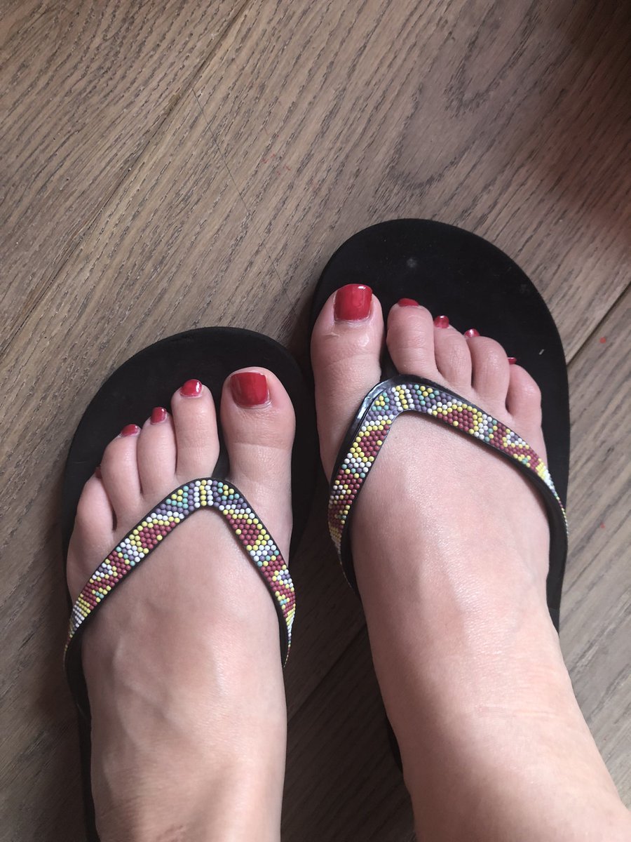 goddescarlet's tweet photo. Kto dzisiaj chce być moim prywatnym bankomatem? 

findom feet footfetish feetworship #legs @rt_find @rt_feet @RTDoms @RTsubby @RT_slave9 @promo_bdsm @FootParadiseRT @PL_FINDOM @FindomPolish @rtfemdom1 @RT4feet @rtfindom @rt_feets @FindomRT8 https://t.co/3p3xYNWVVR