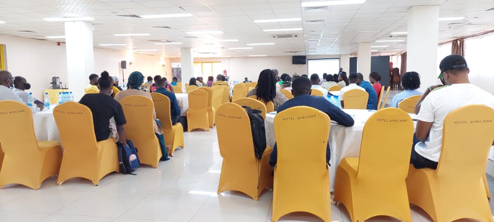 IGCP's tweet photo. Now : Over 100 #Uganda tour guides and operators meet to reaffirm their commitment to the #gorillafriendlyTM #Pledge which promotes responsible #mountaingorilla tourism! So far over 1000 people have taken the #Pledge @ https://t.co/ZN0Kr73fk3 https://t.co/nQhebH4HHZ