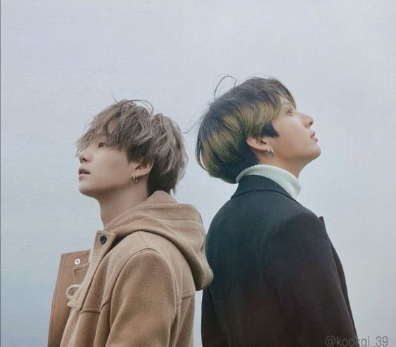 AmyungvBot's tweet photo. “I think you fall in love once, Jungkook. I just think, we go through several to find that 'one,' for us.” https://t.co/sgk6UXoZIw