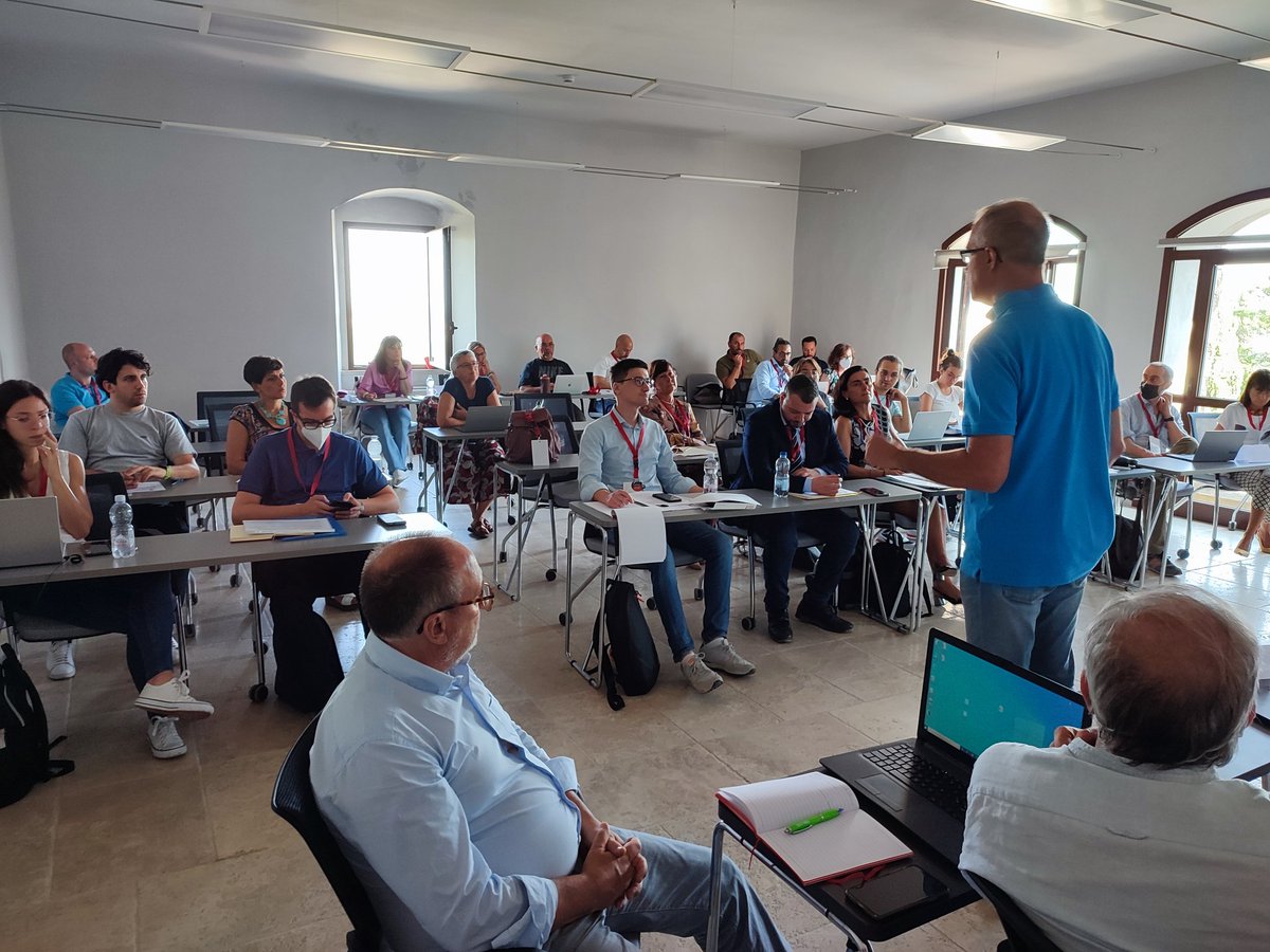 LucisulLavoro's tweet photo. In aula per l'edizione 2022 della Scuola di Luci sul Lavoro per le politiche e le relazioni industriali europee. Ci si confronta con le colline toscane sullo sfondo...
#montepulciano
#lsl22 https://t.co/WRFv86pZok