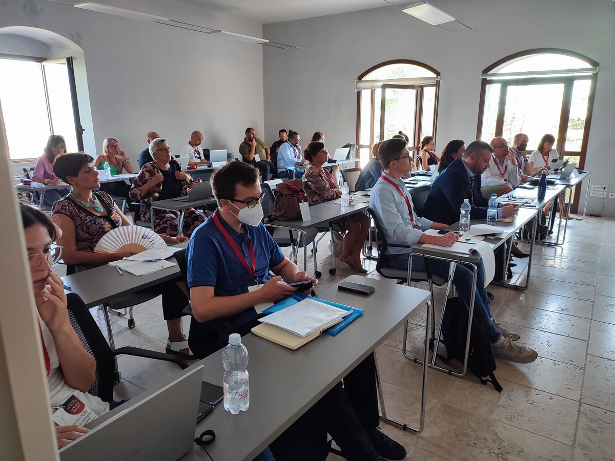 LucisulLavoro's tweet photo. In aula per l'edizione 2022 della Scuola di Luci sul Lavoro per le politiche e le relazioni industriali europee. Ci si confronta con le colline toscane sullo sfondo...
#montepulciano
#lsl22 https://t.co/WRFv86pZok
