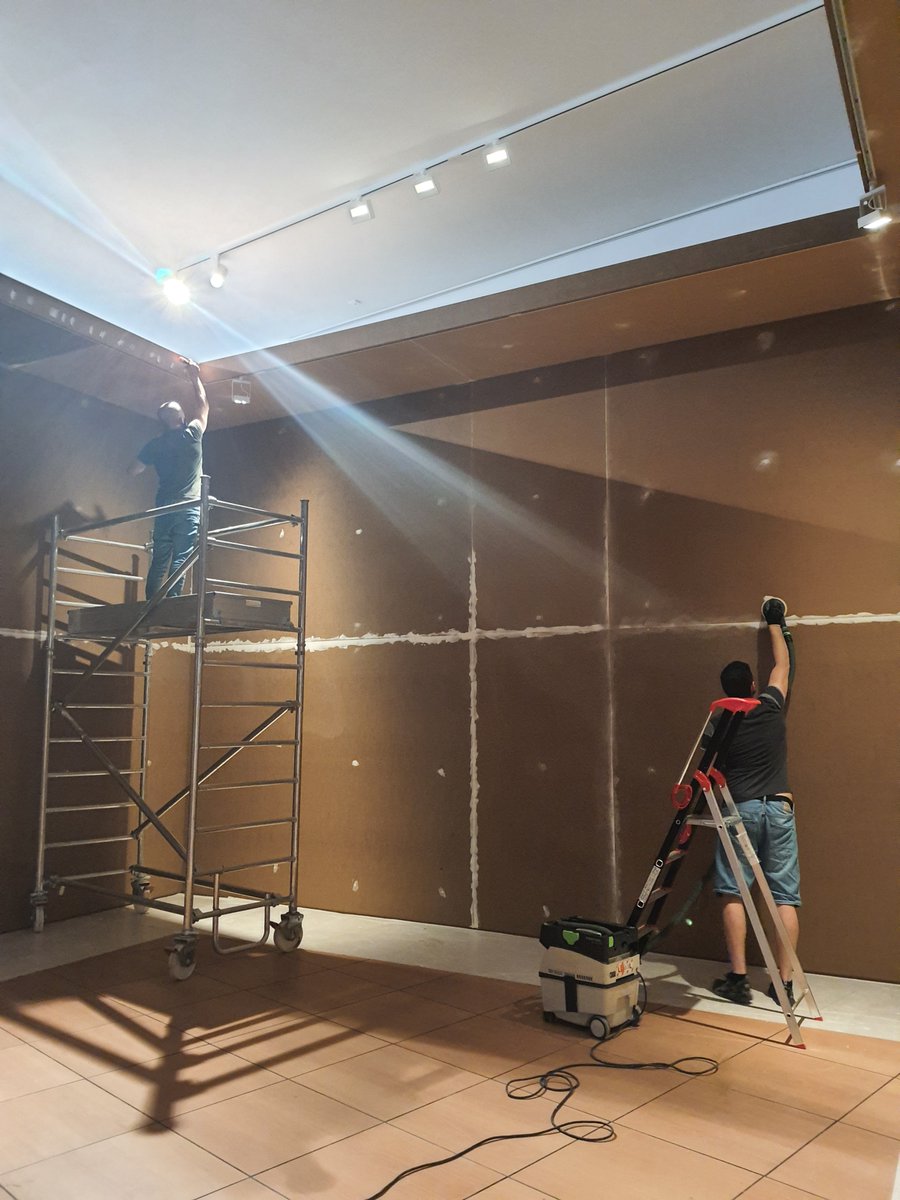 MAMCeret's tweet photo. J-2 #vernissage🎉 

Un aperçu du montage de l'#expoécoledeparis...

🕚RDV samedi 9 juillet à 11h pour visiter l'exposition Chagall, Modigliani, Soutine &amp; Cie, L’École de Paris (1900-1939) organisée par le @CentrePompidou et le @MAMCeret avec le commissaire Christian Briend. https://t.co/oyhLBviGji