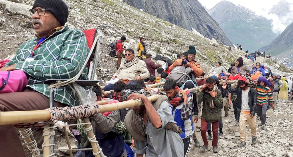 umer_1994's tweet photo. SAJY is going on with full fervor.
Over 80K devotees participated in the ongoing #SAJY so far as another batch of 5,726 pilgrims left Jammu for holy shrine.
After two years SAJY is going on with full swing thanks to admin for making it smoother
#AmarnathYatra2022
@manojsinha_ https://t.co/IwRD7rEy61