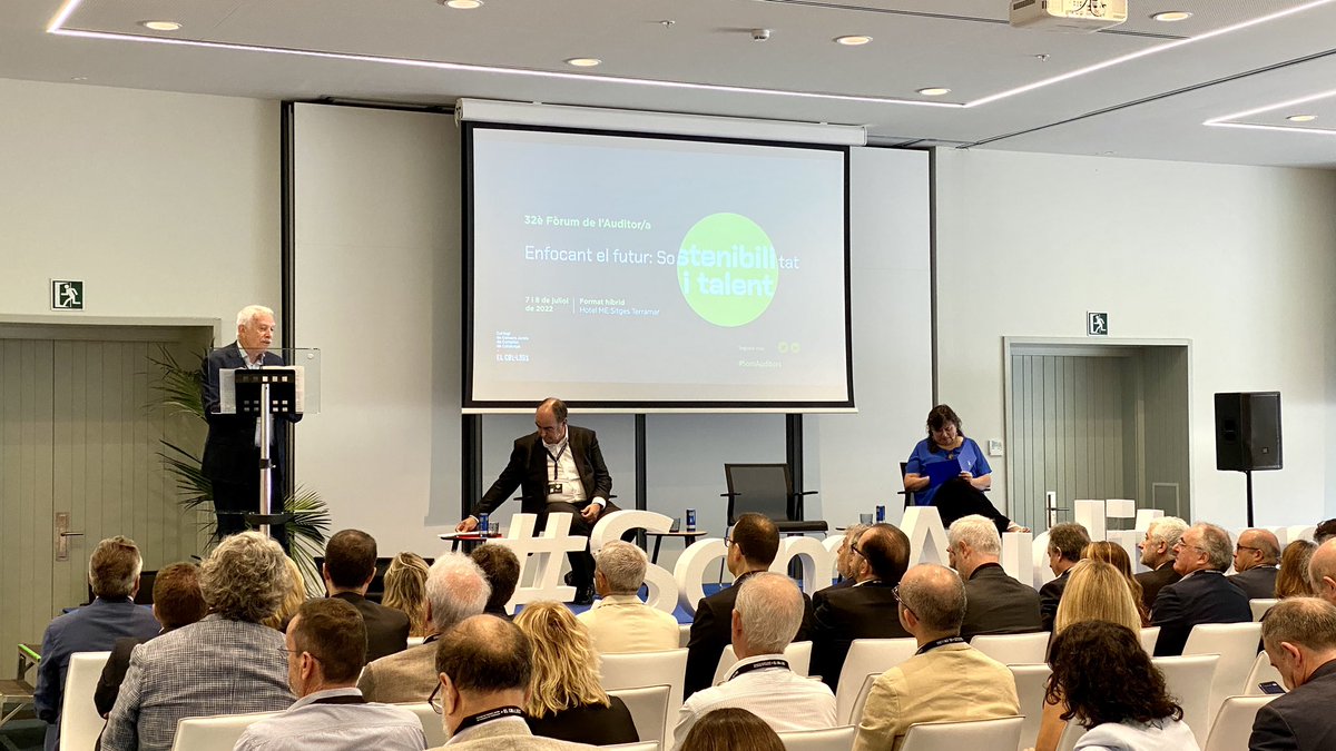 Inauguramos el #32ForumAuditor <a href="/AntoniGomezValv/">Antoni Gomez</a>, Ferran Rodríguez i Carme Almirall. Cerca de 1.000 inscritos en esta edición. Gracias a todos