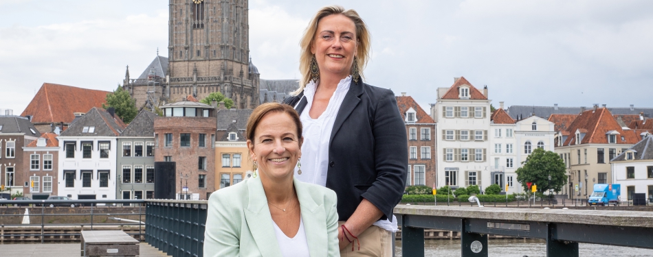 ''Een beter georganiseerde sector kan een stevigere vuist maken.'' Evelyn Borgsteijn (directeur) en Quirine ter Haar (stakeholdermanagement) gaven een interview aan het magazine Hospitality Management:  ow.ly/SIoR50JQhfs 

Foto: Paul van der Wal