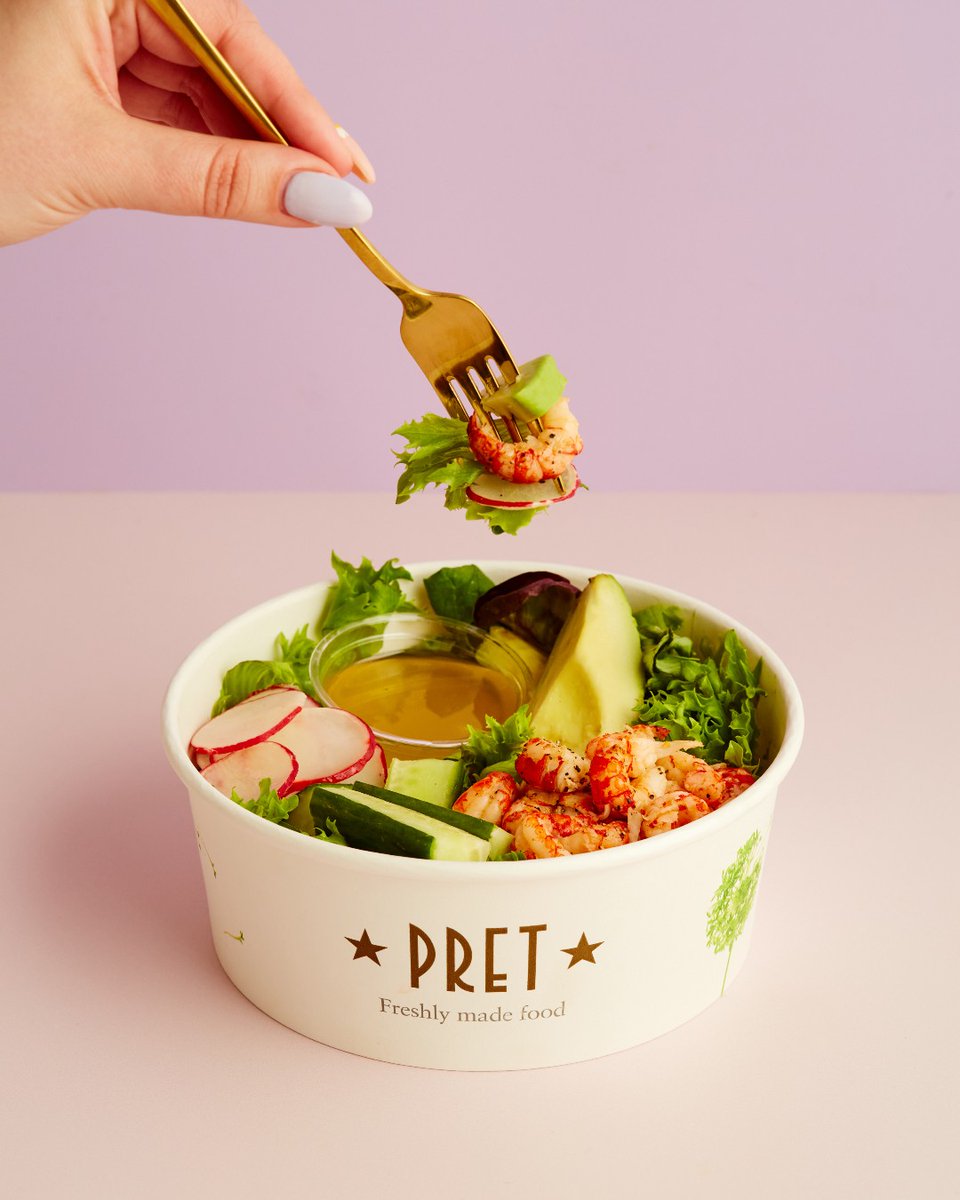 It’s back and better than ever… say hello to our new and improved, Crayfish & Avo Salad Bowl 🥗 Wild crayfish and avocado on a bed of mixed salad leaves, with sliced radish and cucumber. Finished with a lemon wedge, a sprinkle of seasoning and a pot of Pret's French dressing 🤤