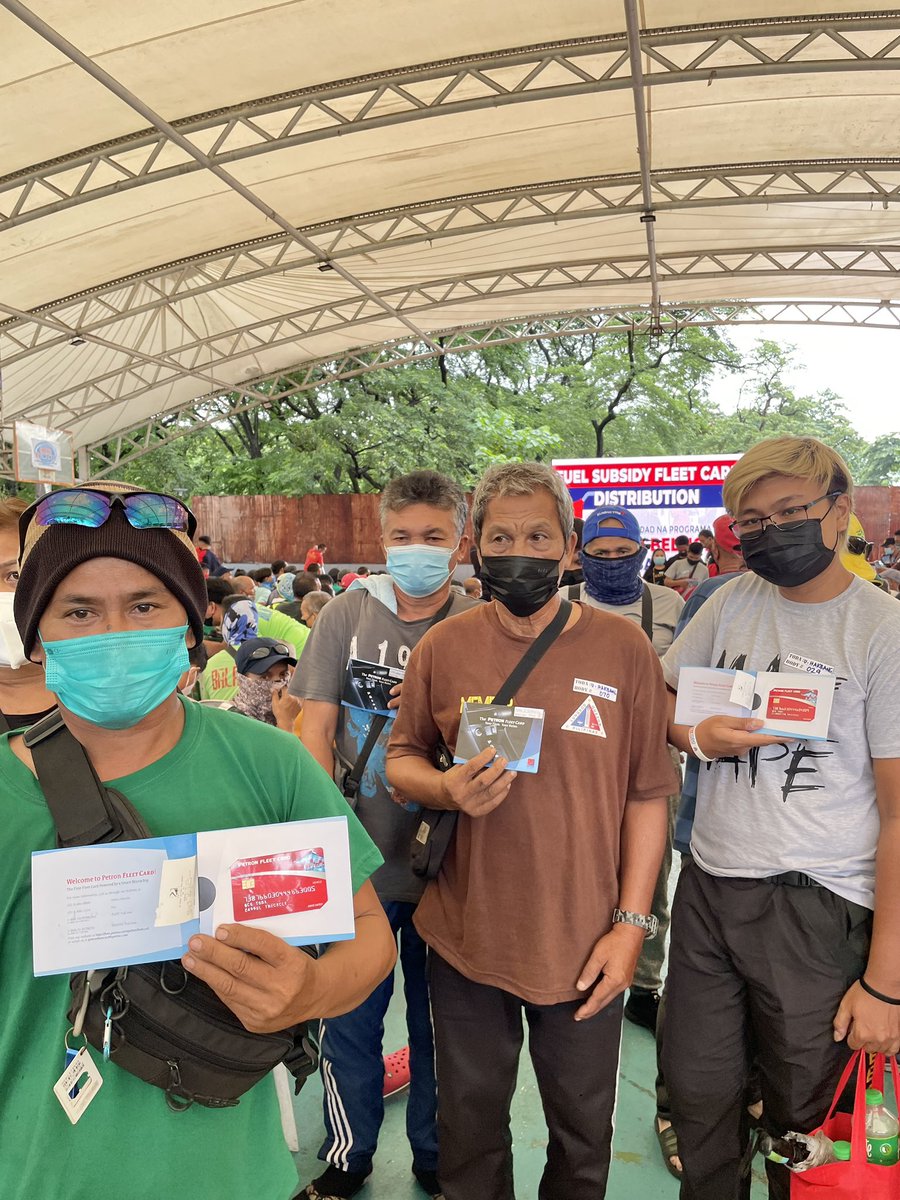QCMayorJoy's tweet photo. PHP1000 FUEL SUBSIDY FLEET CARD PARA SA QC TODA! 

Nakatanggap ngayong araw ang 1700 TODA members mula sa ika-4 na distrito ng kanilang Fuel Subsidy Fleet Card na may lamang PHP1000. Ito ay mula sa ordinansang ipinasa ng Sangguniang Panlungsod ng QC. 

(1/3) https://t.co/YMwhQJQk5y