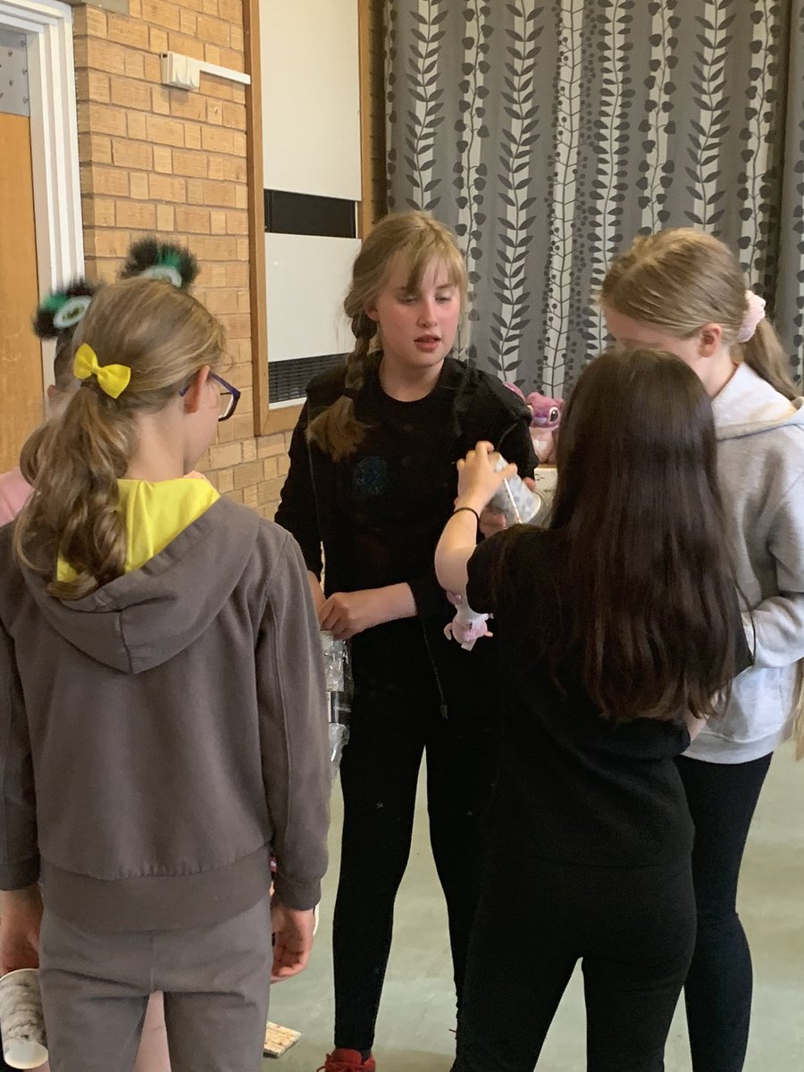 2ndWhickham's tweet photo. Ellie has been a Brownie with us for 3 years and has stuck with us through online meetings, outdoor meetings and breaks due to covid.  Tonight she led our meeting as part of her Gold Award.  She did an incredible job!! @Girlguiding @GirlguidingNEE https://t.co/M6saZKV70p