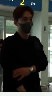 خاک تو سر هیتراش
 حلقه تو دستش >>>>>>>>>>>>مرگ من 🤧🤧🤧
#CHEN  #첸 
<a href="/weareoneEXO/">EXO</a>
<a href="/B_hundred_Hyun/">Baekhyun_EXO</a> 
<a href="/layzhang/">Lay Zhang</a> #EXO #엑소