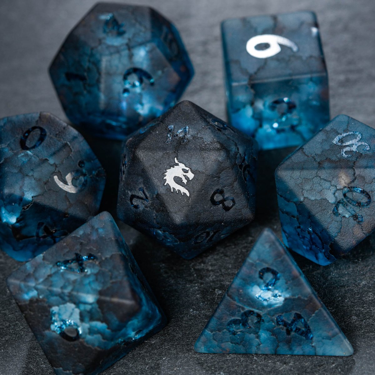 CrystalMaggie2's tweet photo. Raised dark blue lightning glass dice set with dragon🐲❤️👍🥰

#dnd  #dice #ttrpg https://t.co/iAuAMLLoXd