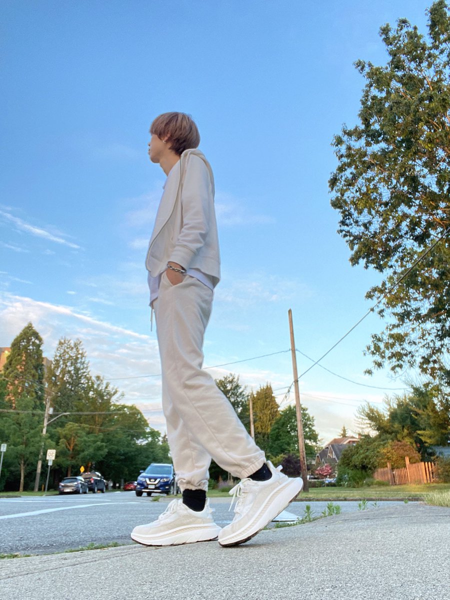 MaCo3580's tweet photo. 新しいUGGのシューズで散歩
#バンクーバー
#バンクーバー生活
#バンクーバー仕事 https://t.co/p2j4UIpkhq